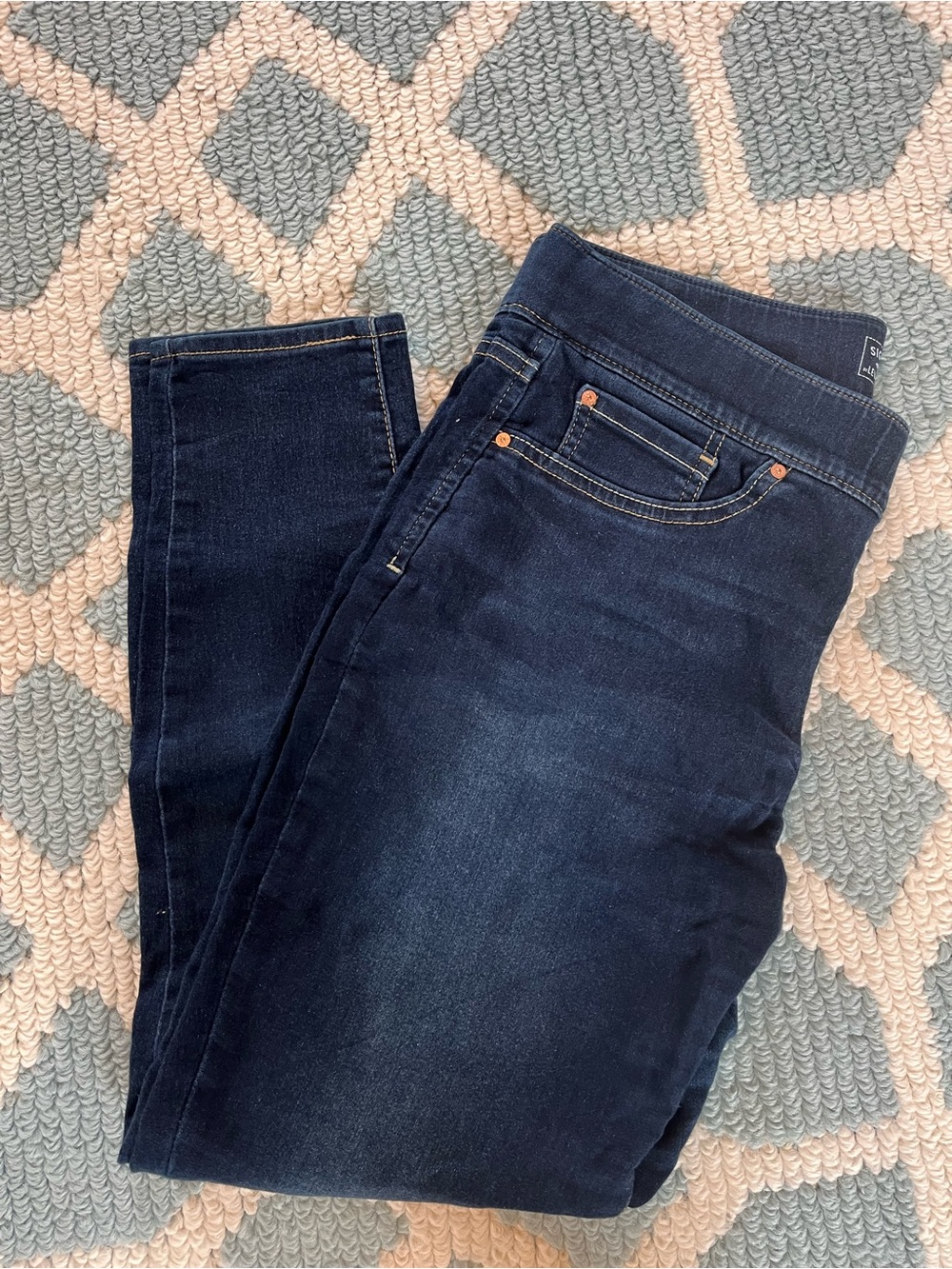 Signature Levi Strauss Dark Wash Pull On Skinny Jeans
